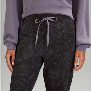 Lululemon Women's Black and Purple Jogger